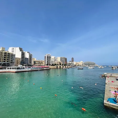 Duplex Penthouse In Daire Sliema
