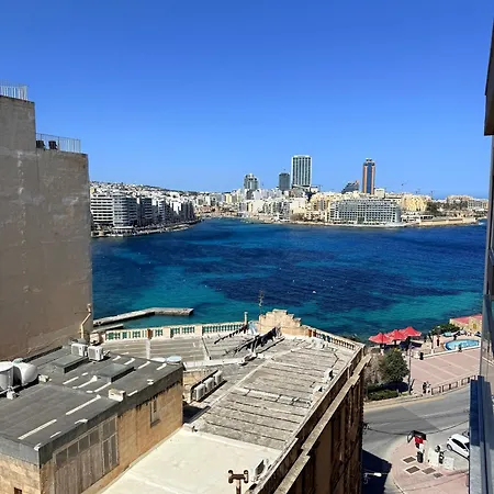 Duplex Penthouse In Daire Sliema
