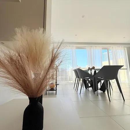 Duplex Penthouse In Appartement Sliema